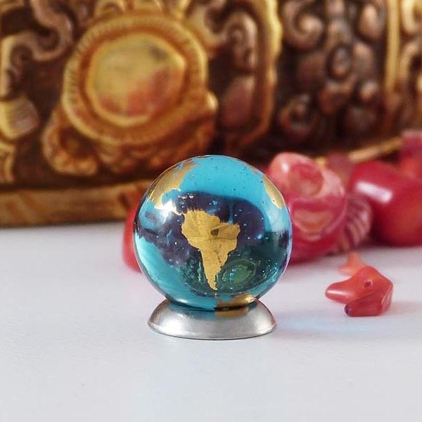 22k Gold-Plated Offering Globe